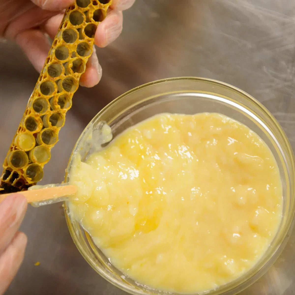 Mannavita fresh pure royal jelly • 2.2% 10-HDA • 225g - Mannavita